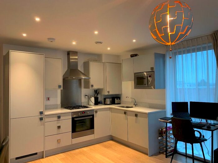 1 Bedroom Flat To Rent In Flat, Nihill Place, Croydon CR0