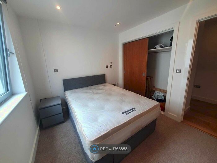 1 Bedroom Flat To Rent In Bute Terrace, Cardiff, CF10