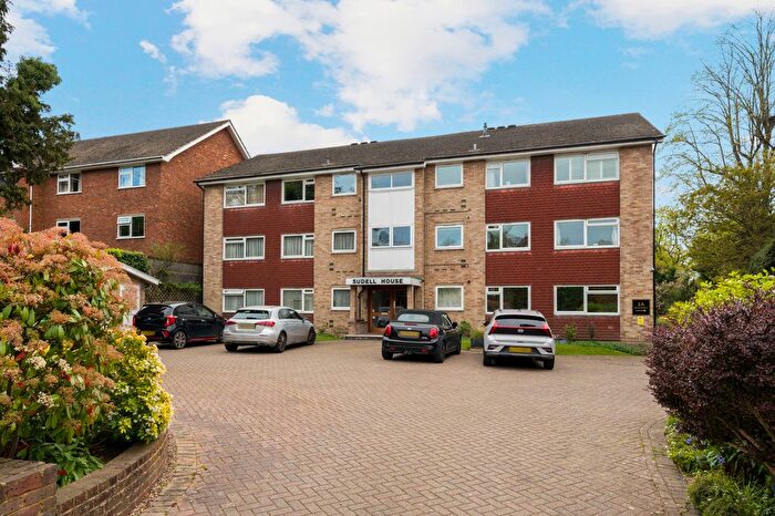 2 Bedroom Flat For Sale In Upper Brighton Road, Surbiton, KT6
