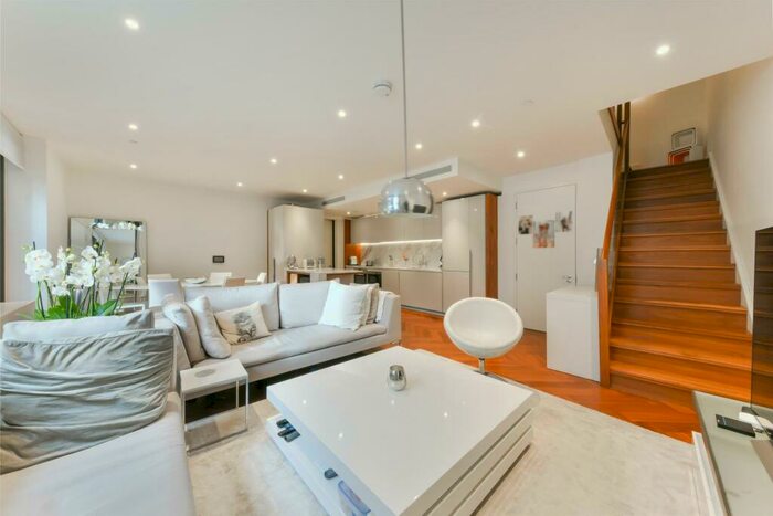 3 Bedroom Apartment For Sale In Ambassador Building, Embassy Gardens, Nine Elms, SW11