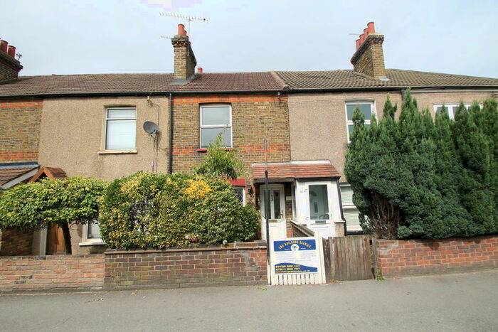 2 Bedroom House To Rent In Station Road, St Mary's Cray, BR5