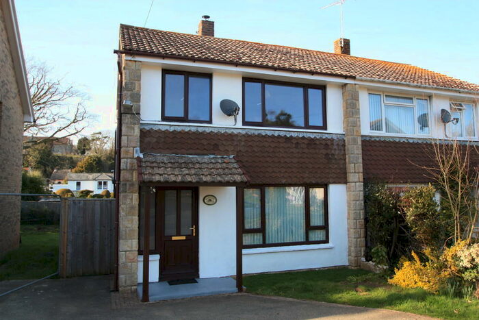 3 Bedroom Semi-Detached House To Rent In Hollow Glade, Godshill, PO38