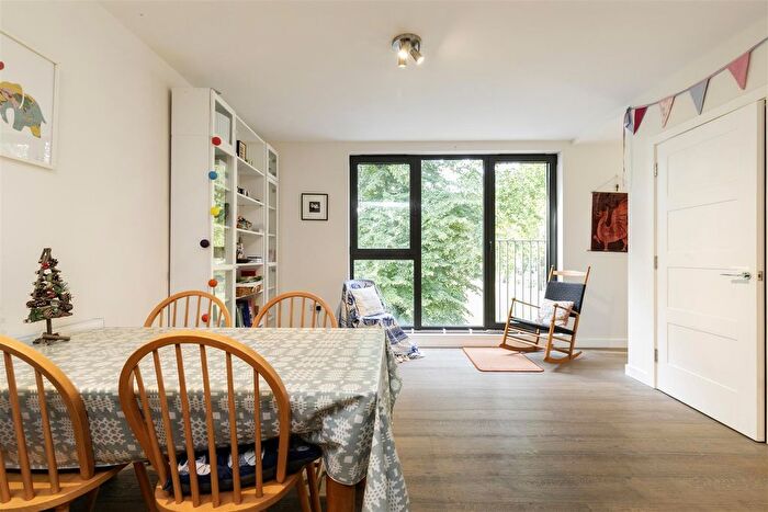 1 Bedroom Property To Rent In Frobisher Road, London, N8