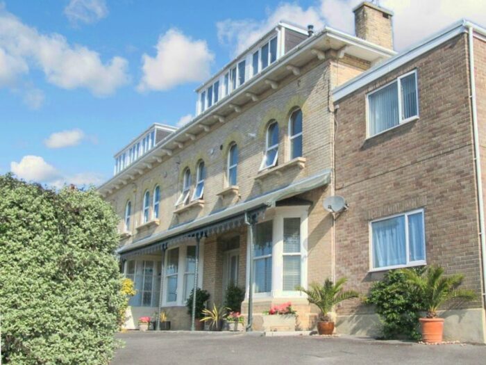 1 Bedroom Flat To Rent In Buxton Road, Weymouth, Dorset, DT4