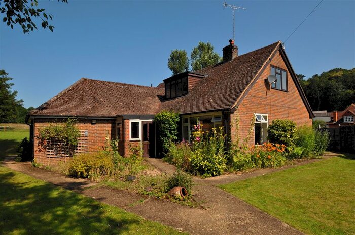 4 Bedroom Property To Rent In Dormer Cottage, Snowdenham Lane, Bramley, GU5