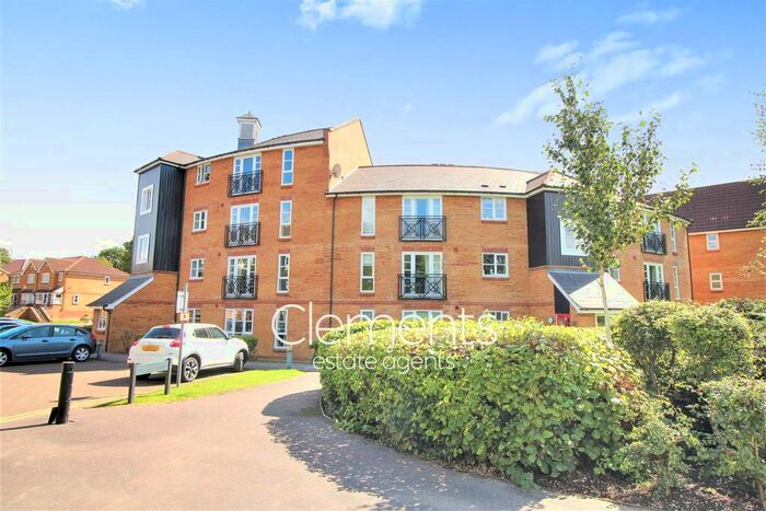 2 Bedroom Flat To Rent In Imperial Way, Hemel Hempstead HP3
