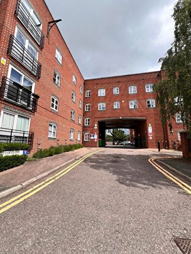 2 Bedroom Flat To Rent In Otter Close, Bow Fly Over, Stratford High Street, London, E15