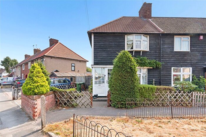 3 Bedroom End Of Terrace House For Sale In Becontree Avenue, Dagenham, RM8