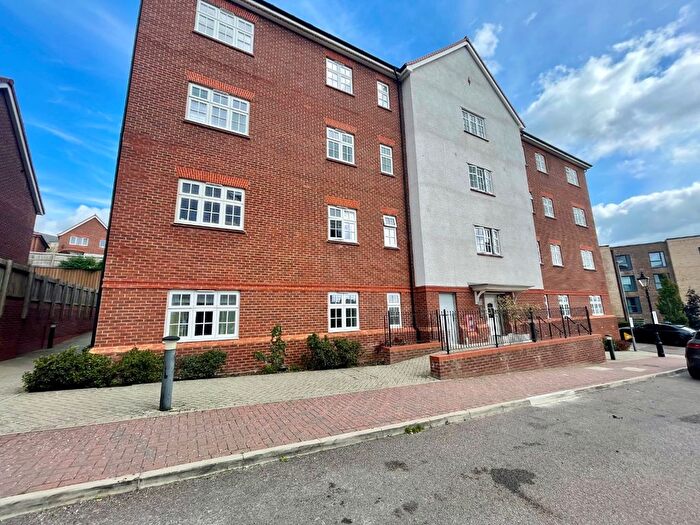 1 Bedroom Flat For Sale In Armstrong Road, Luton, Bedfordshire, LU2