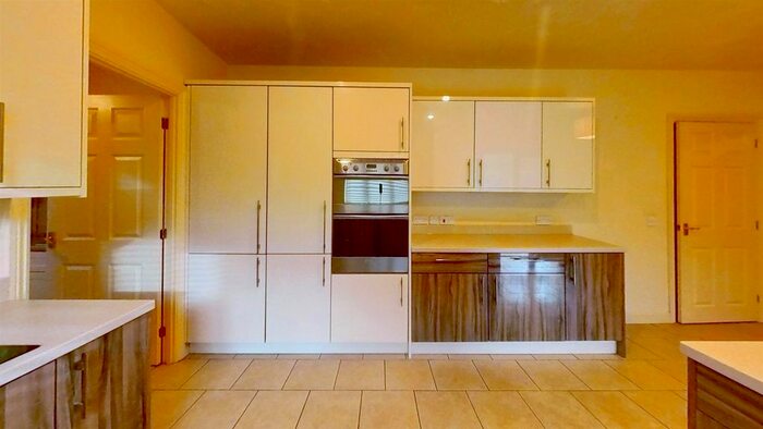 5 Bedroom Detached House To Rent In Plantation Place, Shenley Brook End, Milton Keynes, MK5