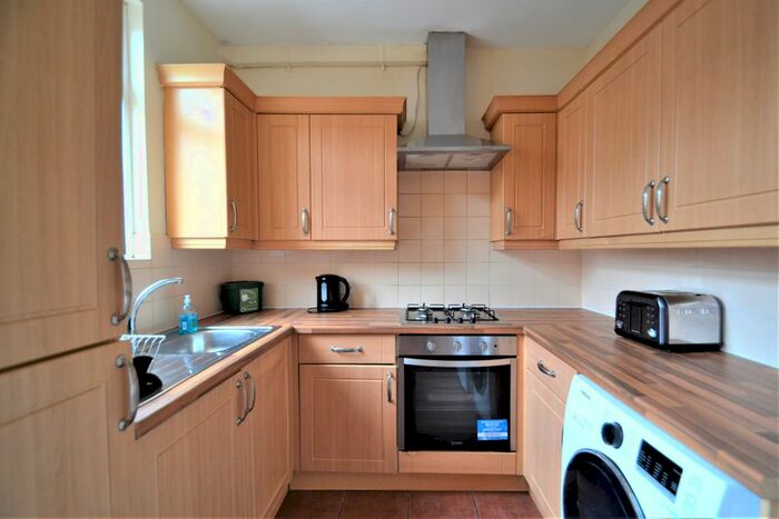 5 Bedroom Property To Rent In Gowan Road, London, NW10