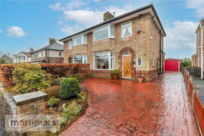 3 Bedroom Semi Detached House For Sale In Whinney Lane, Blackburn, Lancashire, BB2