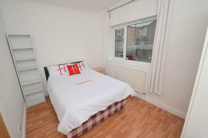 1 Bedroom Flat To Rent In Hilltop Court, Wilmslow Road, Fallowfield, Manchester, M14