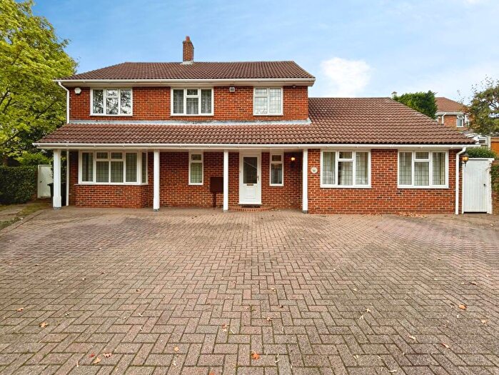 5 Bedroom Detached House For Sale In The Old Yews, New Barn, Kent, DA3