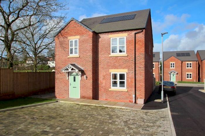 4 Bedroom Detached House To Rent In High View, Parkway, Brown Edge, ST6