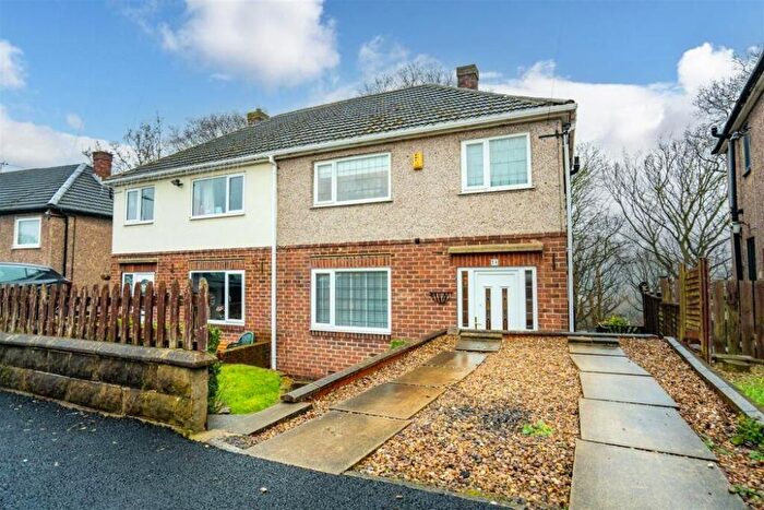3 Bedroom Semi-detached House For Sale In Woodedge Avenue, Huddersfield, HD5