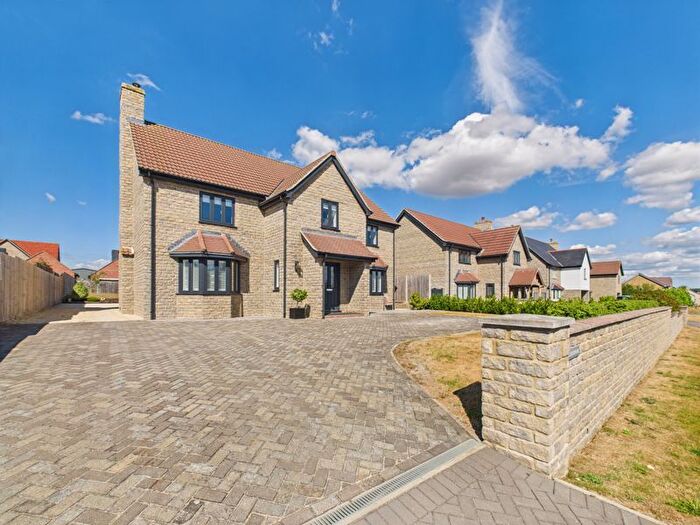 4 Bedroom Detached House For Sale In Bancombe Road, Somerton, TA11