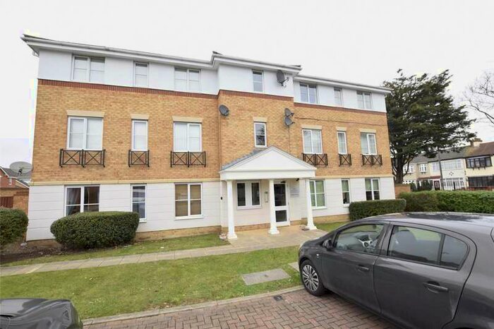 1 Bedroom Flat To Rent In Bancroft Chase, Hornchurch, Essex, RM12