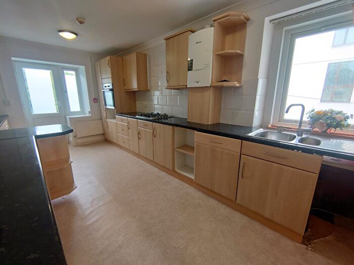 2 Bedroom Flat To Rent In Pier Street, Plymouth, PL1