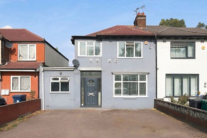 4 Bedroom Property For Sale In Langdale Gardens, Perivale, UB6