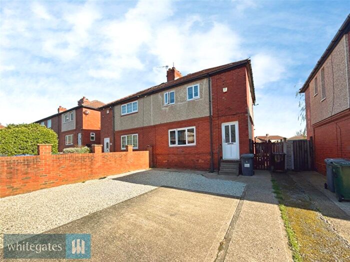 3 Bedroom Semi-Detached House For Sale In Colley Crescent, Kendray, S70