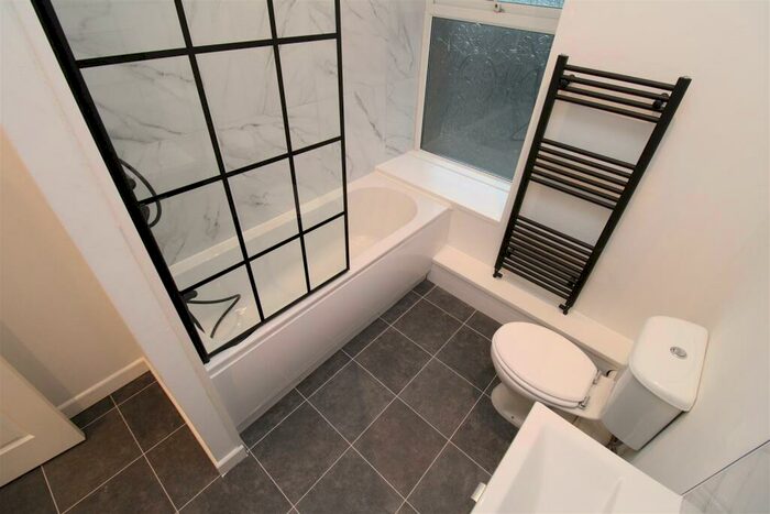 3 Bedroom Detached House To Rent In Ystrad Road, Pentre, CF41