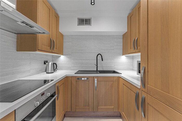 2 Bedroom Flat To Rent In Fitzroy Street, Fitzrovia, London, W1T