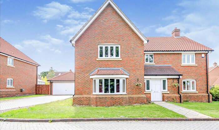 5 Bedroom Detached House To Rent In Palmer Drive, Bromley, BR1