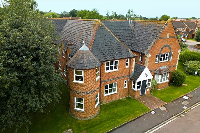 1 Bedroom Flat To Rent In Field Gardens, Steventon, OX13