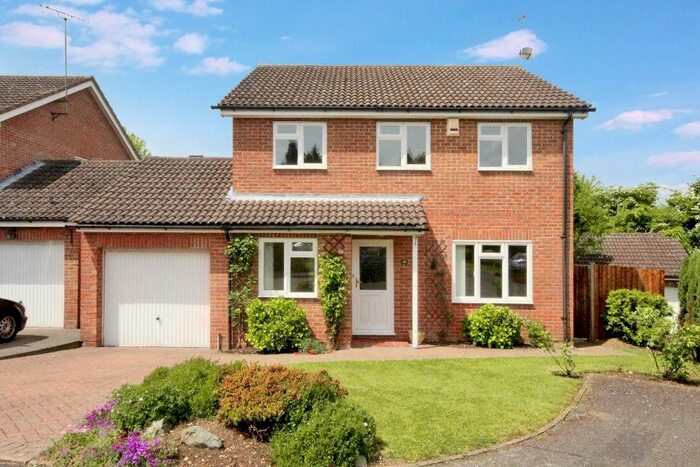 4 Bedroom Detached House To Rent In Tintern Close, Harpenden, AL5
