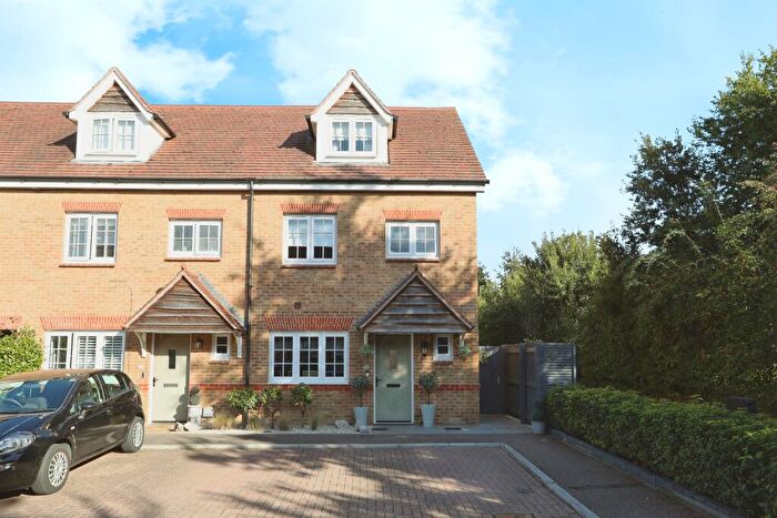 4 Bedroom Terraced House For Sale In Wove Road, Sittingbourne, ME10