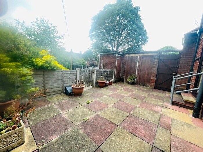 2 Bedroom Semi-detached House For Sale In Clarkes Lane, West Bromwich, B71