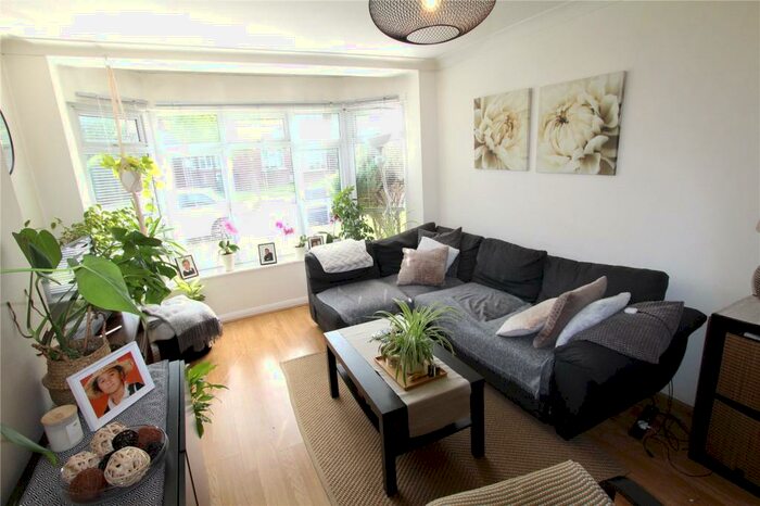 2 Bedroom Maisonette To Rent In Sterling Avenue, Edgware, Middx, HA8