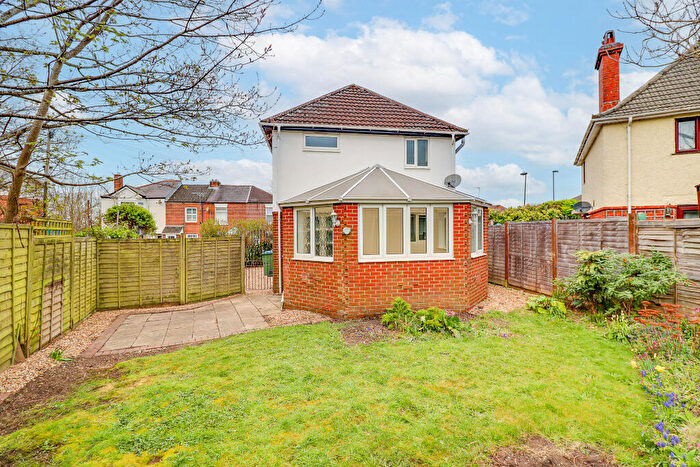 2 Bedroom Detached House To Rent In Whites Road, Bitterne, SO19