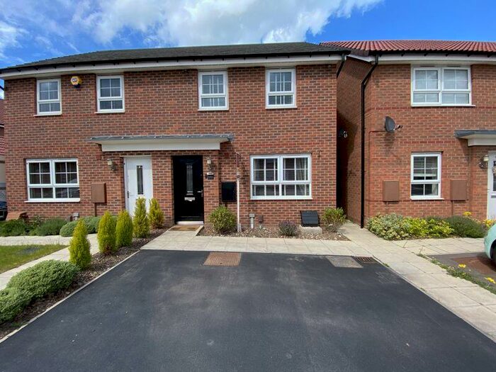 3 Bedroom Semi-Detached House To Rent In Top Knot Close, Nuneaton, CV11