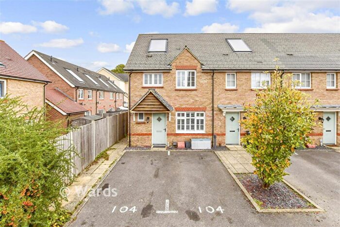 3 Bedroom End Of Terrace House For Sale In Magdalen Gardens, Maidstone, Kent, ME15