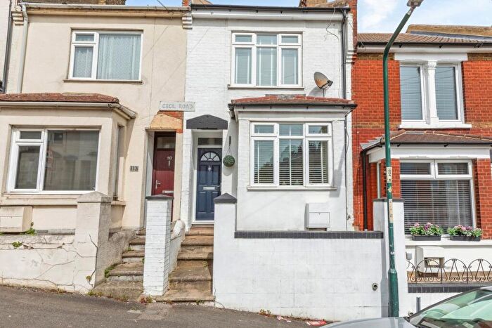 2 Bedroom Terraced House For Sale In Cecil Road, Rochester, Kent, ME1