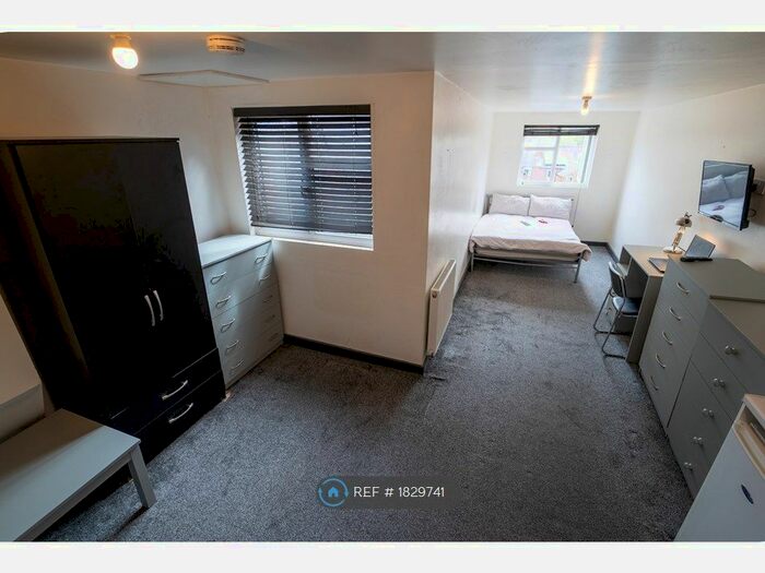 Studio To Rent In Pershore Road, Selly Park, Birmingham, B29