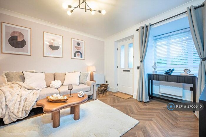 1 Bedroom Semi Detached House To Rent In Barnum Court, Swindon, SN2