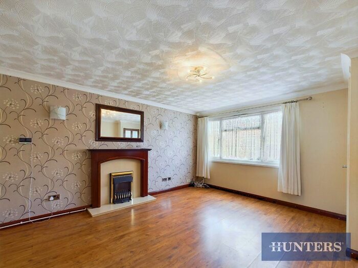 2 Bedroom End Of Terrace House To Rent In Carnaby Avenue, Bridlington, YO16