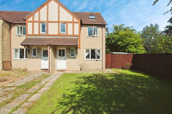 4 Bedroom End Of Terrace House To Rent In Dewfalls Drive - Bradley Stoke, BS32