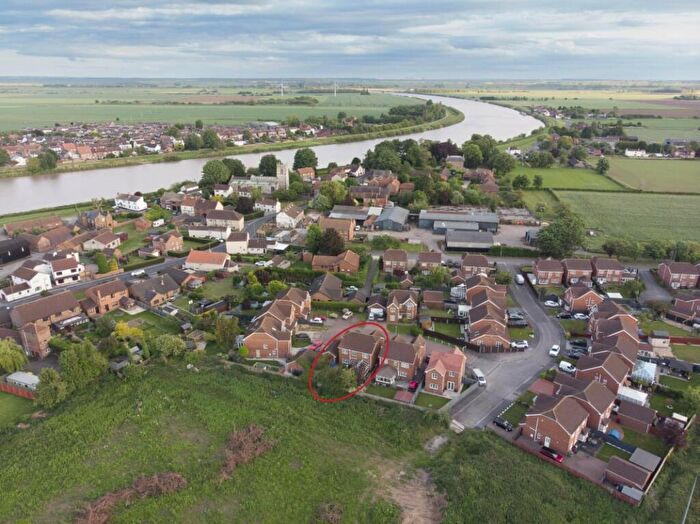 4 Bedroom Detached House For Sale In Poplar Crescent, Althorpe, DN17