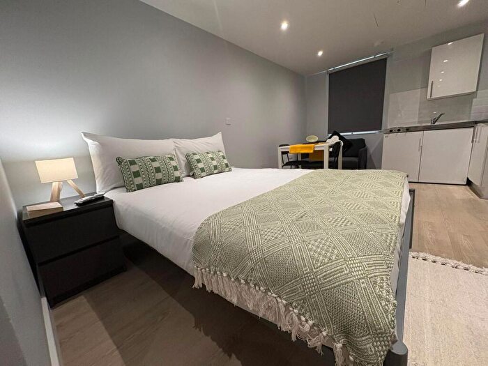 Studio To Rent In London Road, Thornton Heath, CR7