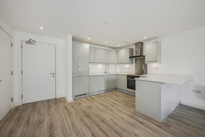 2 Bedroom Flat To Rent In A Hillreach, London, SE18
