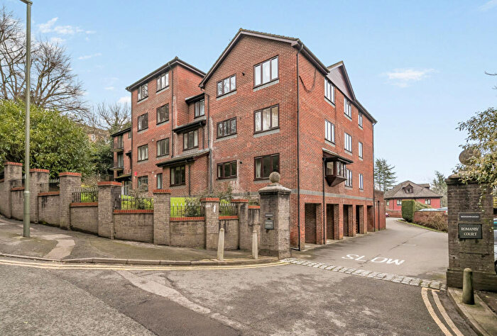 1 Bedroom Apartment For Sale In Mill Street, Redhill, Surrey, RH1