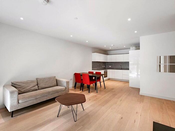 2 Bedroom Apartment To Rent In Clipper Street, London, E16