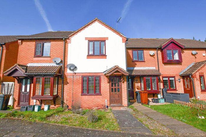2 Bedroom Terraced House To Rent In High Grove, St. Albans, AL3