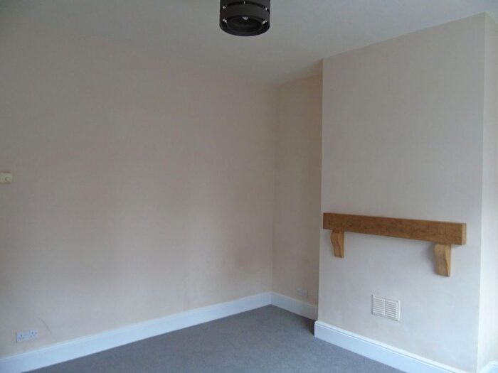 3 Bedroom Terraced House To Rent In Chatsworth Road, Chesterfield, S40