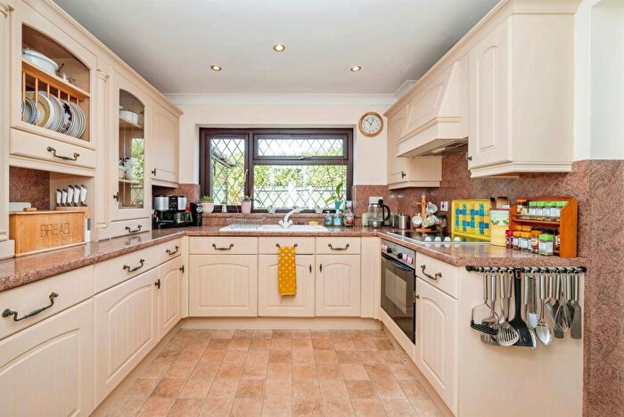 4 Bedroom Detached House For Sale In Hall Road, Hopton, Great Yarmouth, NR31