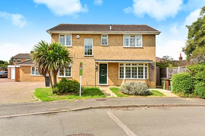 8 Bedroom Semi-Detached House To Rent In Bridgehill Close, Guildford, GU2